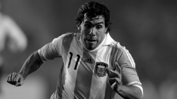 Carlos Tevez vuelve a Boca y a la tarde har� su presentaci�n oficial