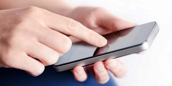 Un cientfico argentino advierte que la radiacin de los telfonos celulares son un riesgo para la salud