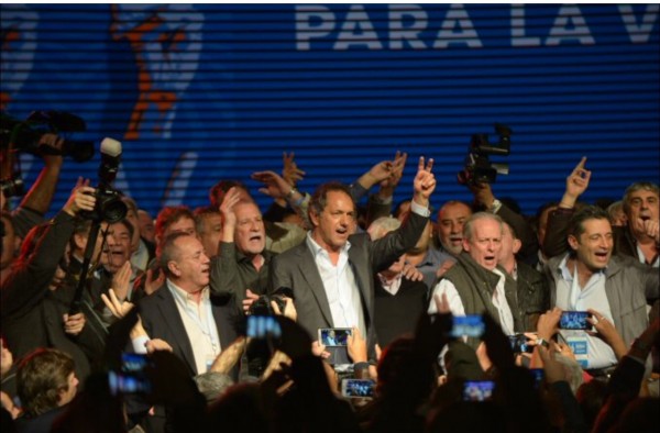 Fuerte apoyo sindical a la candidatura de Scioli
