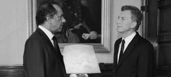 MACRI RECIBI� A SCIOLI