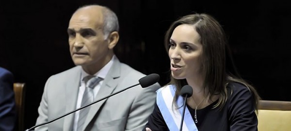 Mara Eugenia Vidal recibe hoy a los 135 intendentes y un gremio docente