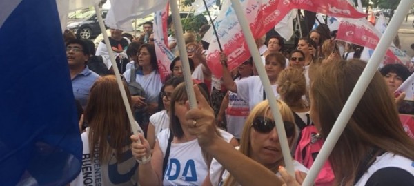 Docentes rechazaron la oferta de 21% de Vidal y podra romperse el frente gremial docente