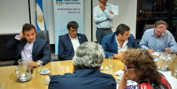 GRAVE: NO HABR DISCUSIN SALARIAL DOCENTE A NIVEL NACIONAL