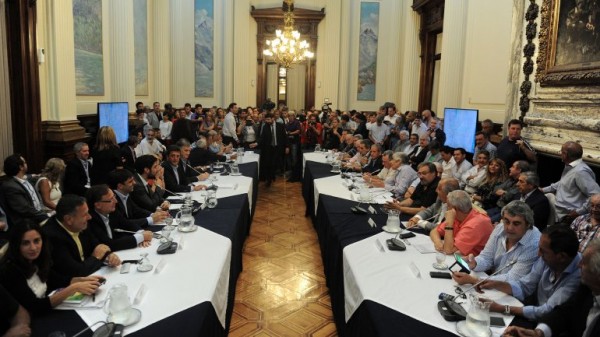 SINDICALISTAS CONTRA LOS DESPIDOS
