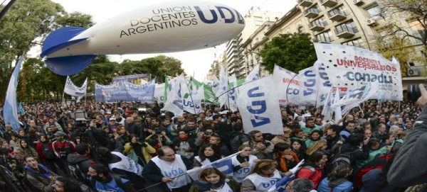 Paro docente alcanza a 9 millones de alumnos