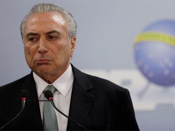 Se entreg� a la Polic�a el ex presidente brasile�o Michel Temer despu�s de que ordenaran su arresto por corrupci�n