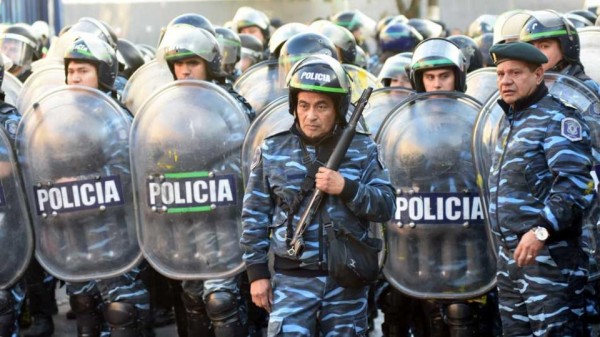Bullrich neg� la represi�n y culp� a los trabajadores de provocar violencia