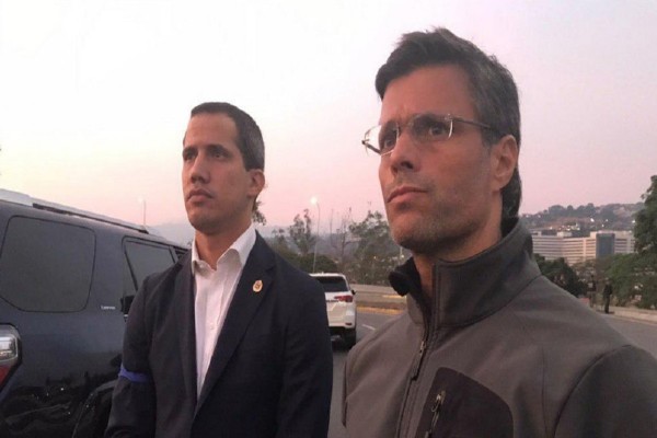 El l�der opositor venezolano Leopoldo L�pez se refugi� en la embajada de Chile