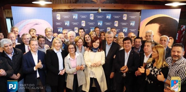 Cristina Kirchner participó de la cumbre del Partido Justicialista