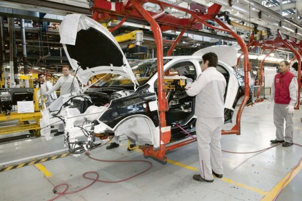 Con fuerte impulso del sector automotriz, la industria creci 3,1% en el primer trimestre del ao