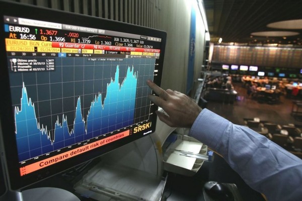 El riesgo país continúa subiendo y batiendo récords