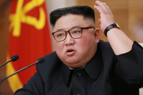 Triple desafo de Kim Jong-un: supervis maniobras de guerra real, dijo que quiere un ejrcito invencible y desair a Trump