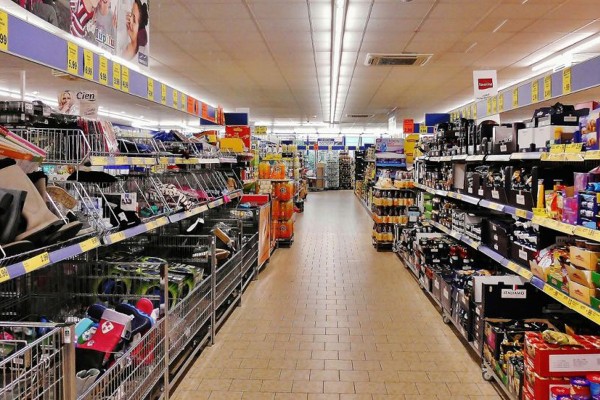 Supermercadistas apuntaron contra la industria alimenticia por la suba de precios y advirtieron por cierres masivos