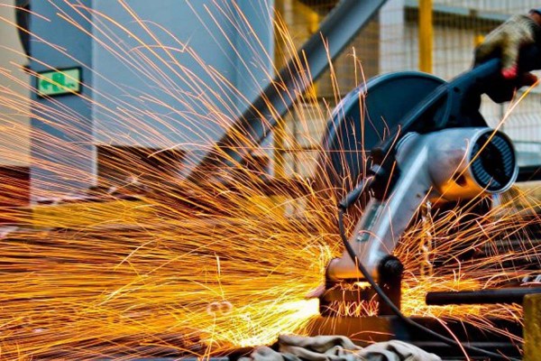 El empleo registrado del sector privado creci por primera vez en 11 meses y el Gobierno se lo atribuye a la reforma laboral