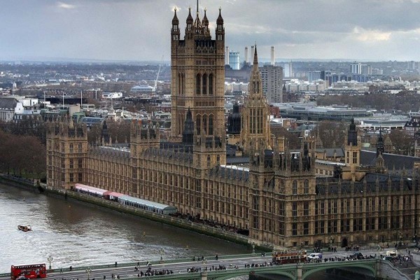 El Parlamento brit�nico posterg� su decisi�n sobre el acuerdo para el Brexit y aplaz� la salida de la UE