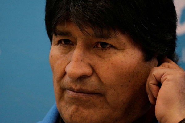 El Gobierno interino de Bolivia pidi a la Interpol que active una orden de detencin internacional contra Evo Morales