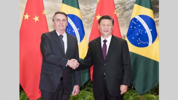 Bolsonaro empieza a comprarle peras a China y pone en jaque al Alto Valle