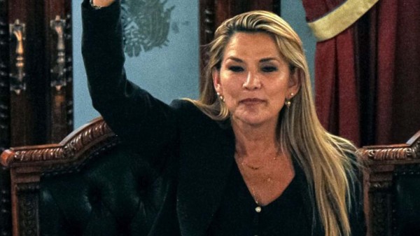 Bolivia: la presidenta ��ez reconoci� la victoria de Arce