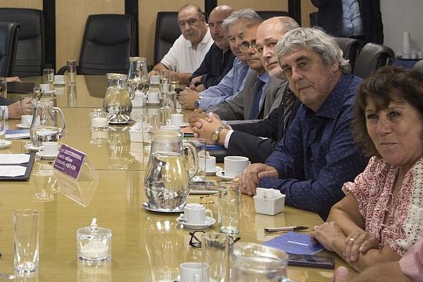 Mantienen la movilidad en los reg�menes de docentes y cient�ficos