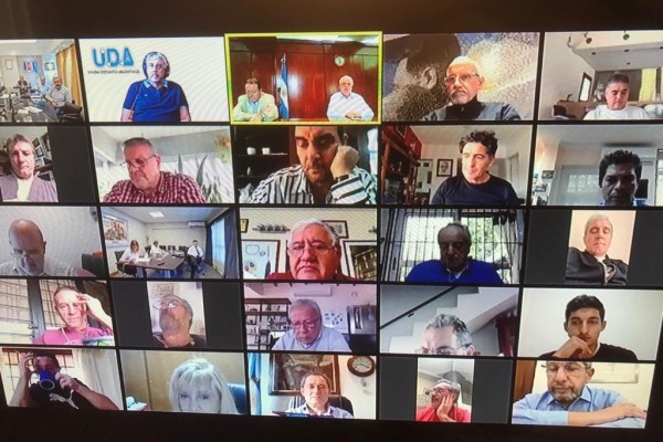 Se encuentra reunido el Consejo Directivo de la CGT. Ginés en teleconferencia