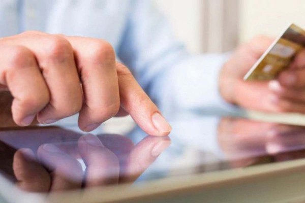 D�lar tarjeta: el Gobierno subi� los impuestos y el tipo de cambio para compras en el exterior pas� a $949,87