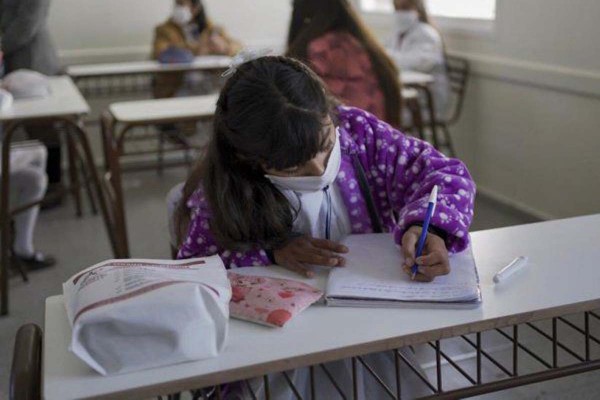 Unicef recomienda la reapertura al menos parcial de las escuelas en la regin