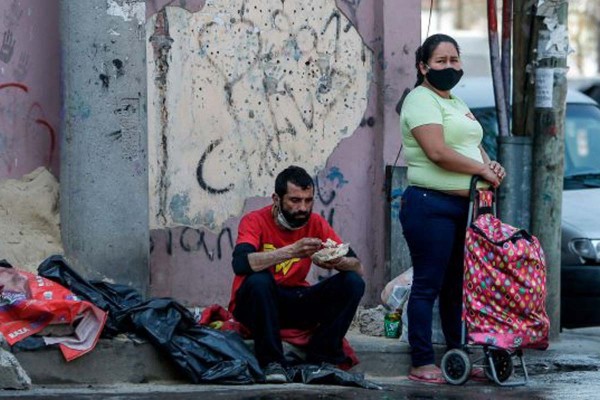 Una realidad dramtica: la pobreza sera de 54% sin las ayudas sociales y afectara a casi 25 millones de argentinos