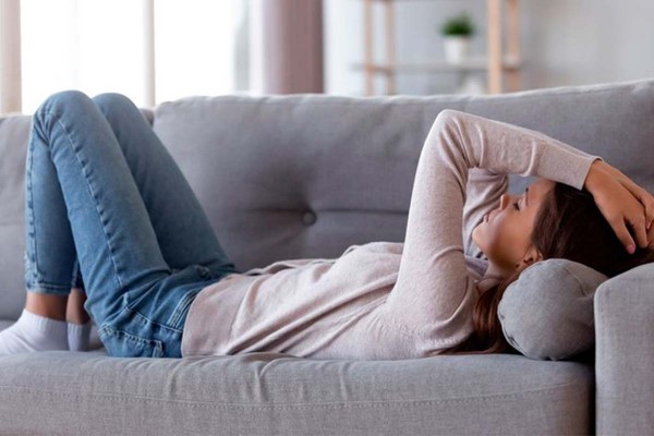 Fatiga, dificultades para dormir y ansiedad: los síntomas que persisten entre los recuperados de COVID-19