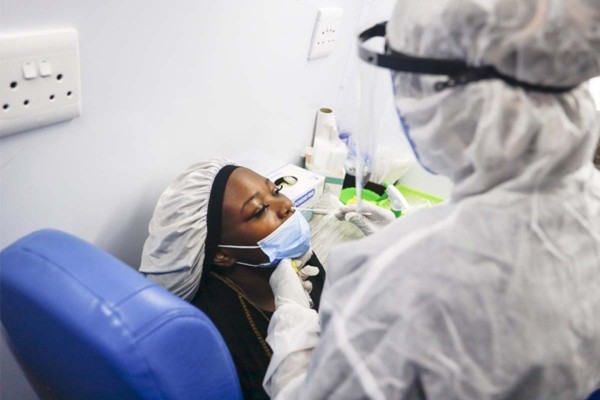 Estados Unidos registr� m�s de un mill�n de casos de COVID-19 en un d�a, r�cord mundial desde el inicio de la pandemia