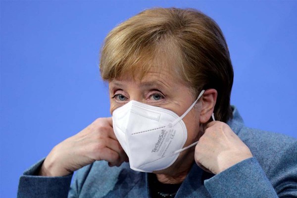 Merkel afronta en la recta final de su mandato las protestas del Este contra su entendimiento con Putin