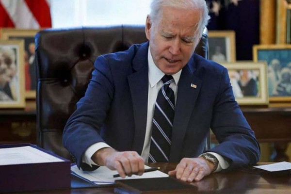 Biden promete responder si Rusia usa armas qumicas