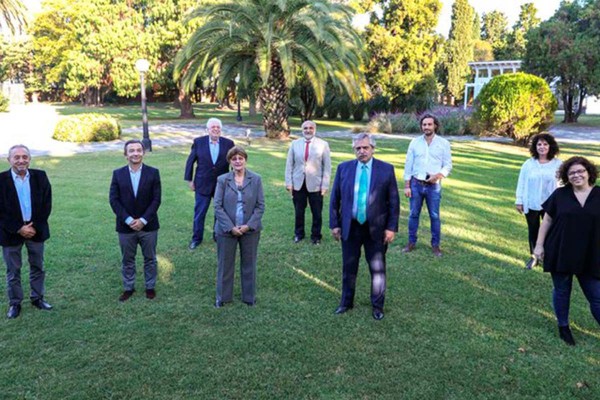 Luis C�mera, m�dico asesor de Alberto Fern�ndez, advirti� que se acerca la segunda ola de contagios de coronavirus y podr�a haber 10 mil muertes por mes