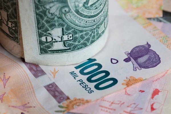 El peso argentino est� entre las monedas m�s devaluadas del mundo, junto a divisas como las de Venezuela o Zimbabue