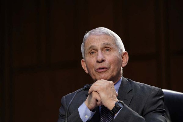 Los principales riesgos de diferir la segunda dosis de la vacuna contra el COVID-19, seg�n Anthony Fauci