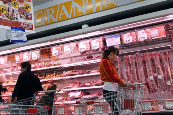 Con un salario promedio actual se puede comprar un 20% menos de carne que en 2018