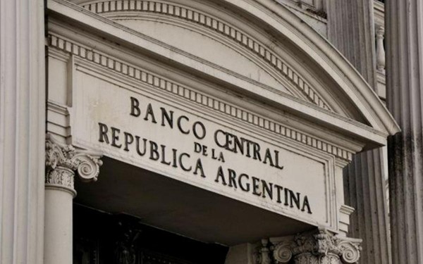 Banco Central vendi ms de US$130 millones en dos das y el acumulado mensual ya est en rojo