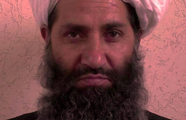 El l�der supremo de los talibanes sali� de su escondite para acudir a las conversaciones sobre la formaci�n del gobierno