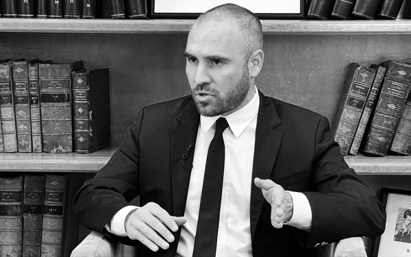 Guzm�n neg� un salto devaluatorio y destac� el rol del Estado para dinamizar el desarrollo