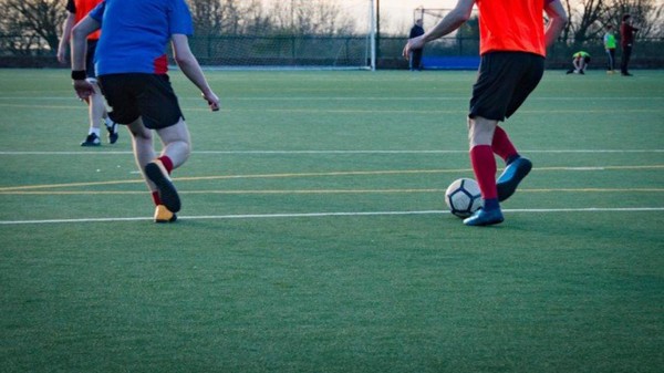 COVID-19: un estudio determin� cu�n posible es contagiarse jugando al f�tbol