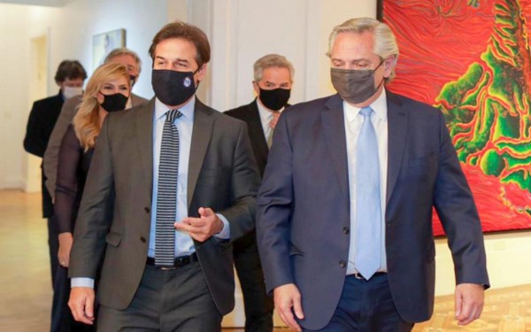 Expectativa en Uruguay por la derrota electoral del kirchnerismo