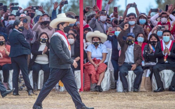 Formalizan pedido de destituci�n del presidente Pedro Castillo
