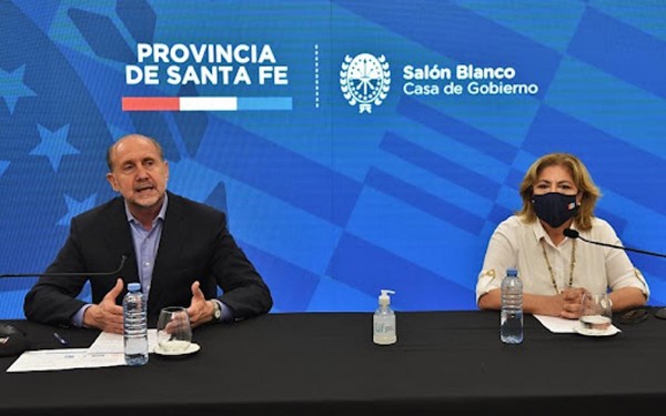 Martorano y Perotti apuntaron al pase sanitario para no volver a las restricciones