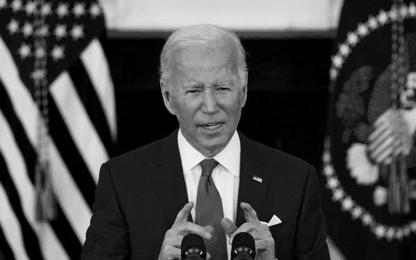 Joe Biden defini a Donald Trump como un delincuente convicto