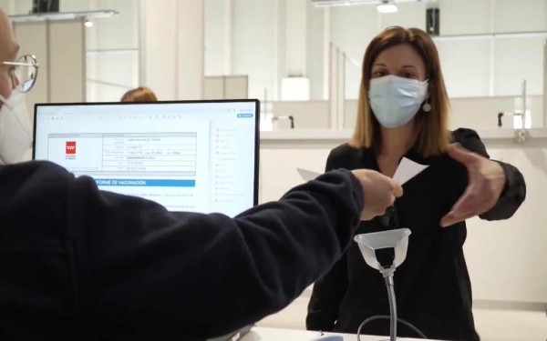 Los no vacunados por prescripci�n m�dica reclaman su exenci�n en el pase sanitario en Espa�a 