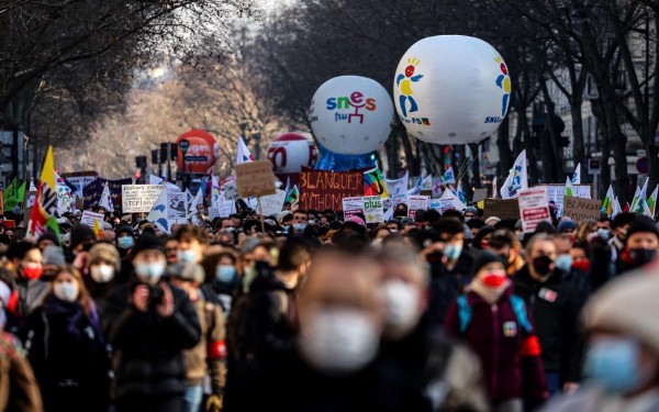 Amplio seguimiento de la huelga de profesores contra la gestin de la pandemia de Macron 