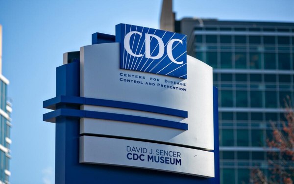 Cmo la vacunacin contra el COVID disminuye la hospitalizacin y la muerte, segn un extenso informe de los CDC
