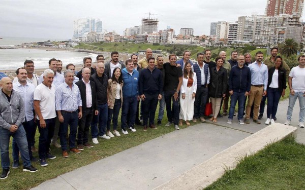 Cumbre de intendentes del PRO: apoyo al acuerdo con el FMI, pero con advertencias para Axel Kicillof