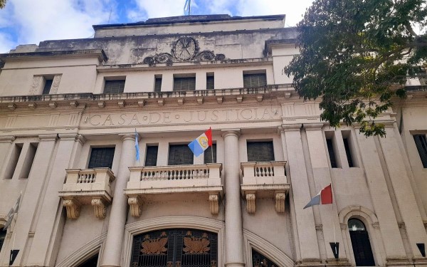 Unifican el tr�mite de todas las apelaciones en la causa por presunta acumulaci�n ilegal de informaci�n que tiene imputados a funcionarios p�blicos