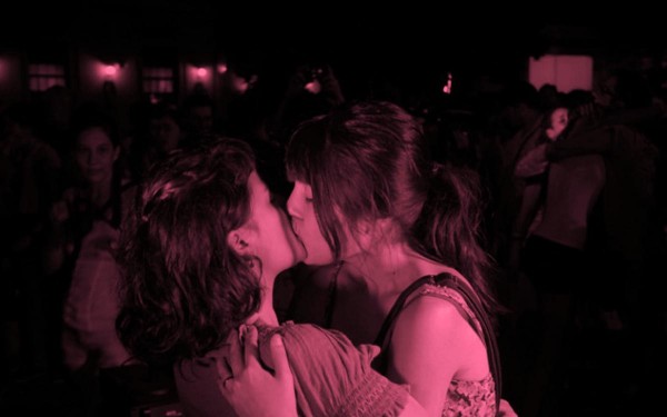 Adolescencia: cinco mitos de tener relaciones con alguien del mismo sexo