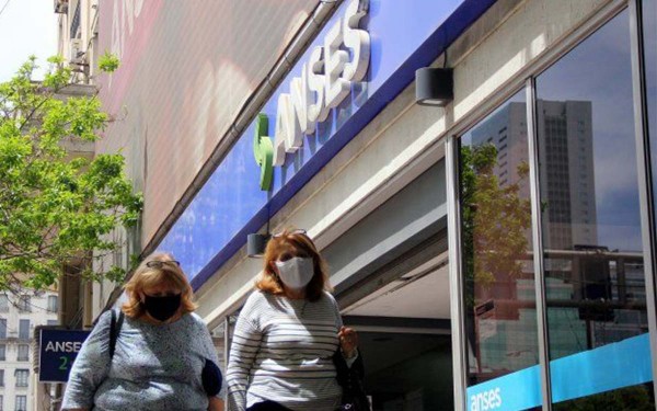 El Gobierno anunci� que en abril pagar� las jubilaciones en dos tramos